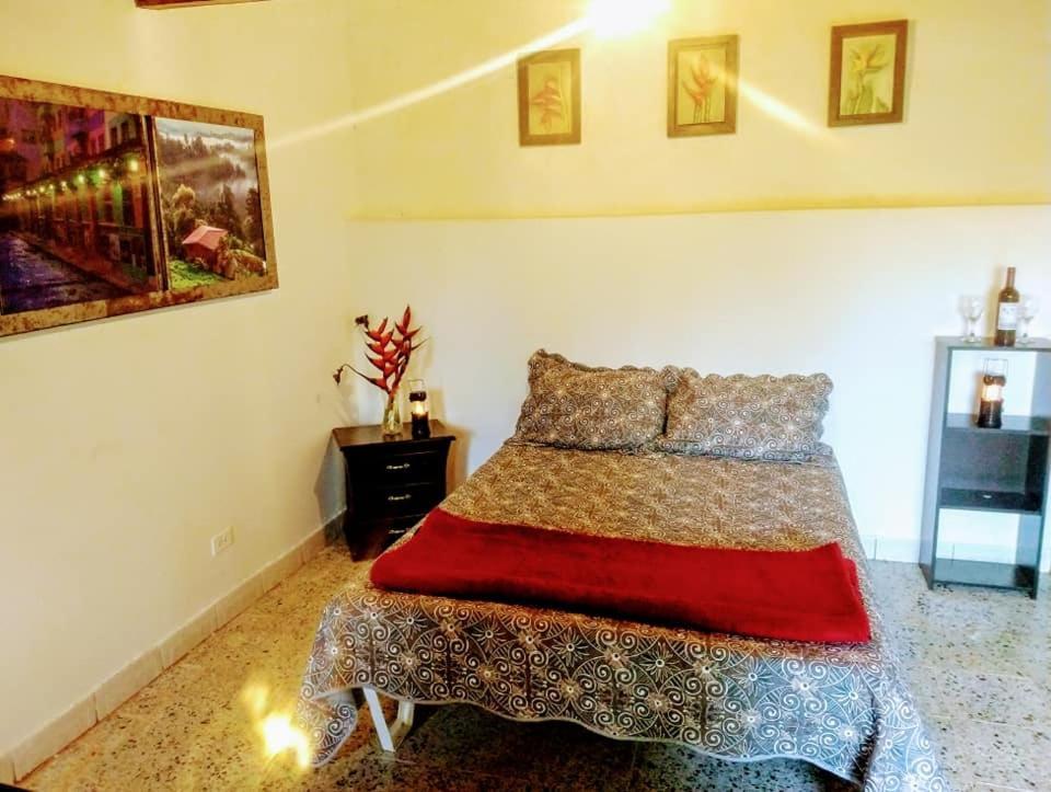 House Bed & Breakfast Guatape Exterior photo